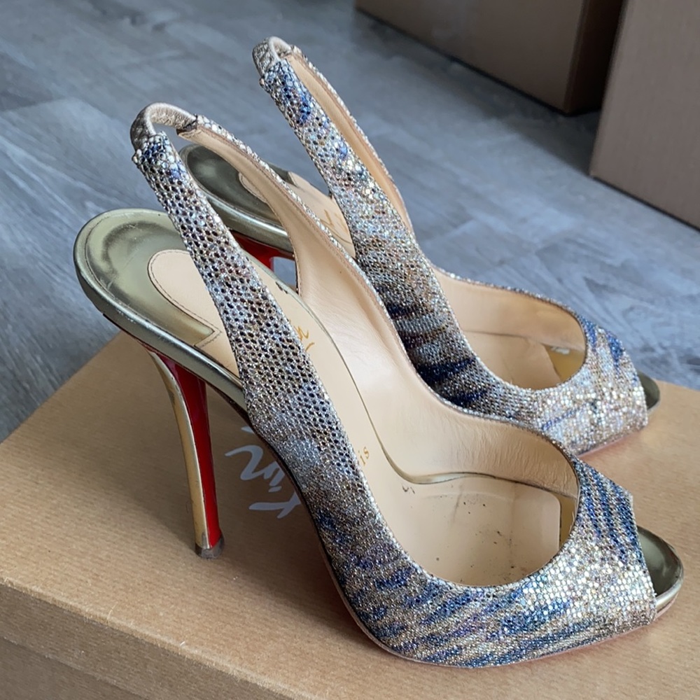 Shoes - Picture 2 of 7